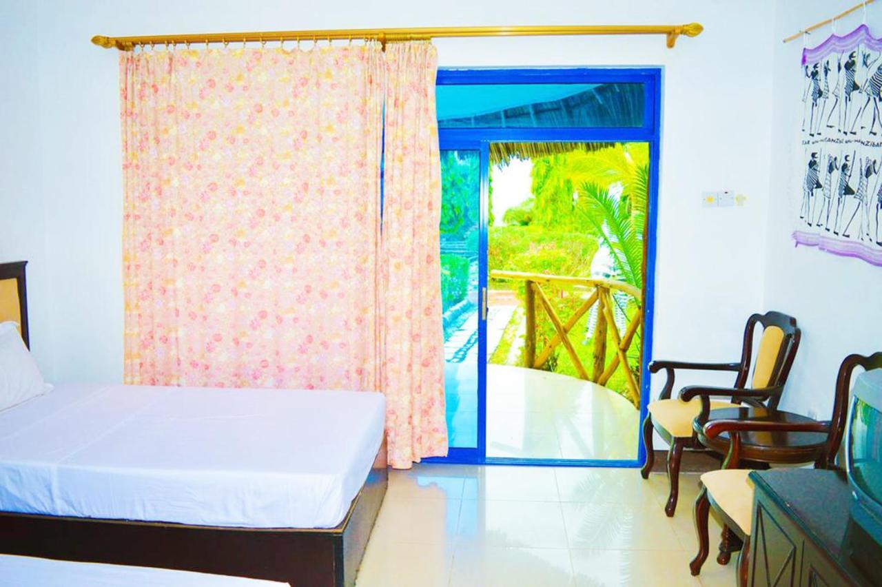 Coconut Tree Village Beach Resort อูโร ภายนอก รูปภาพ